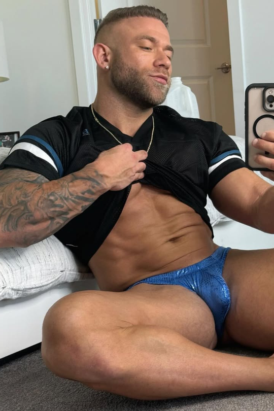 JJ Varsity V-Neck Jersey - Black