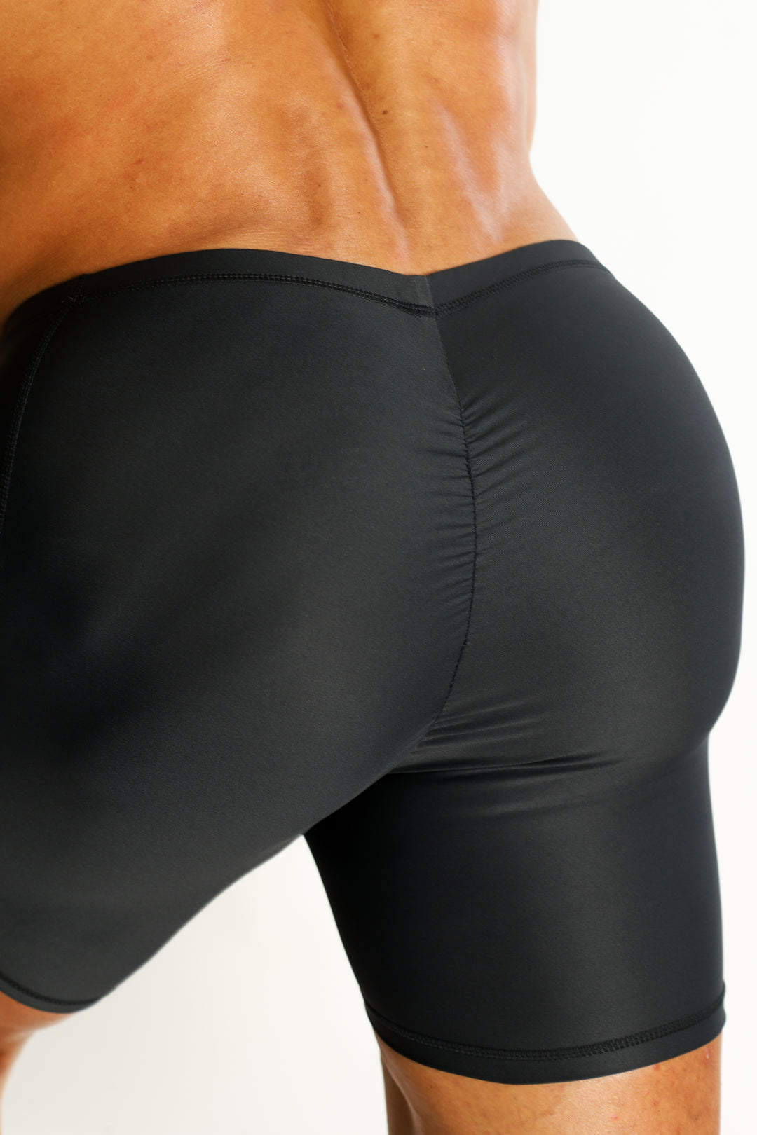 Lustrous Scrunch-Butt 4.5" Bike Shorts - Onyx Black